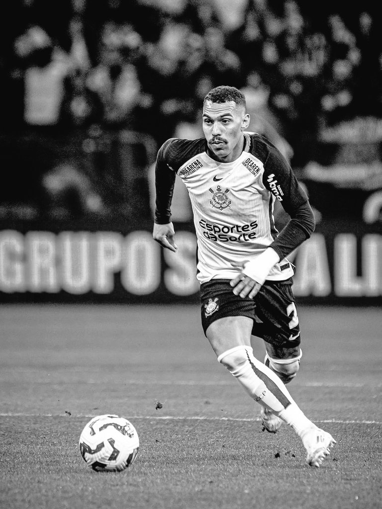 Hoje o trio Memphis Depay, Rodrigo Garro e Yuri Alberto não foram os destaques do time.

Os "coadjuvantes" que se destacaram; Gustavo Henrique, Raniele e José Martínez, mas ressaltar a partida dos laterais, Matheuzinho que não deixou ninguém se criar pelo lado de maior qualidade