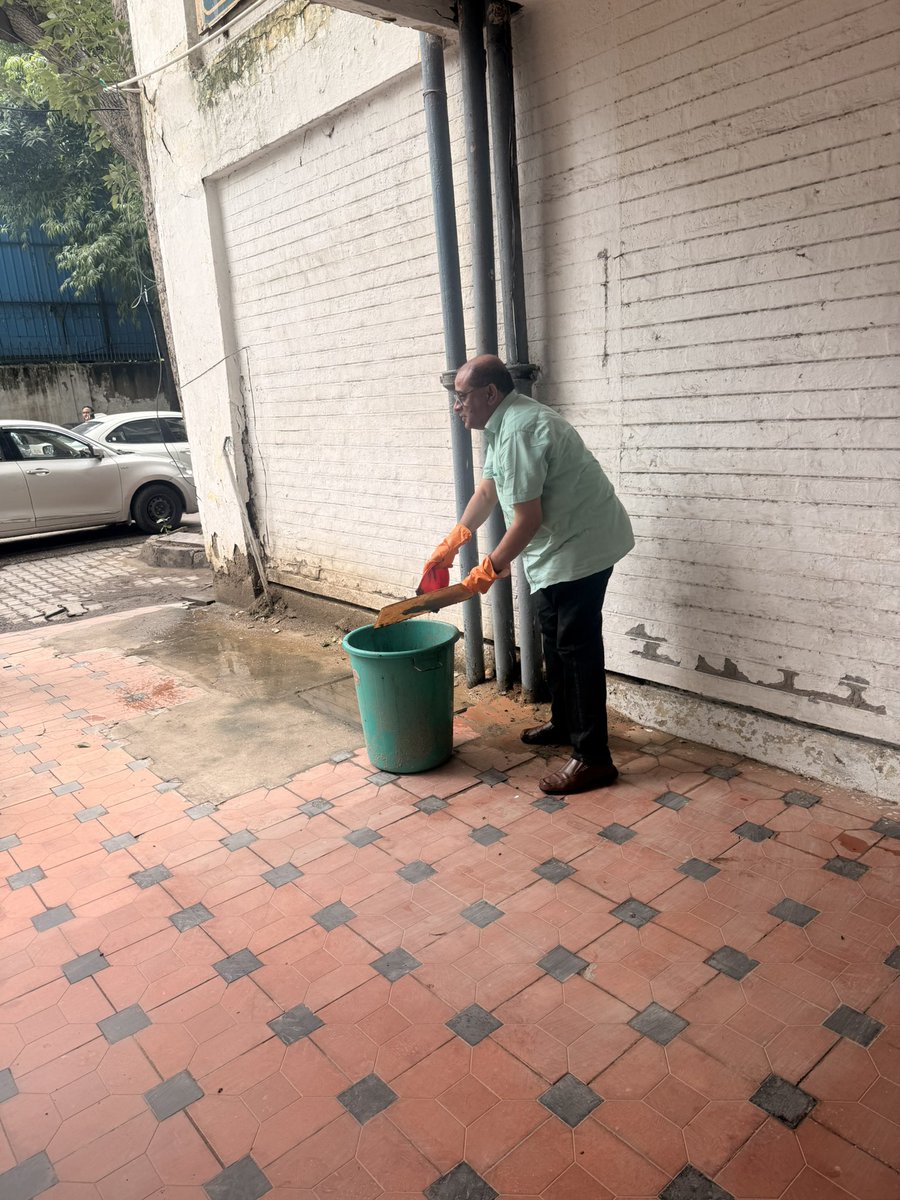Kuldeep Singh (@kuldeepsinghppl) on Twitter photo 🪷
Pl obtain this certificate from Delhi govt website swachhata.delhi.gov.in and contribute in cleanliness drive by motivating others in Govt / Pvt / Aided schools of Delhi 🇮🇳
<a href="/Dir_Education/">DIRECTORATE OF EDUCATION Delhi</a>
<a href="/gupta_rekha/">Rekha Gupta</a> 🪷
Pl obtain this certificate from Delhi govt website swachhata.delhi.gov.in and contribute in cleanliness drive by motivating others in Govt / Pvt / Aided schools of Delhi 🇮🇳
<a href="/Dir_Education/">DIRECTORATE OF EDUCATION Delhi</a>
<a href="/gupta_rekha/">Rekha Gupta</a>