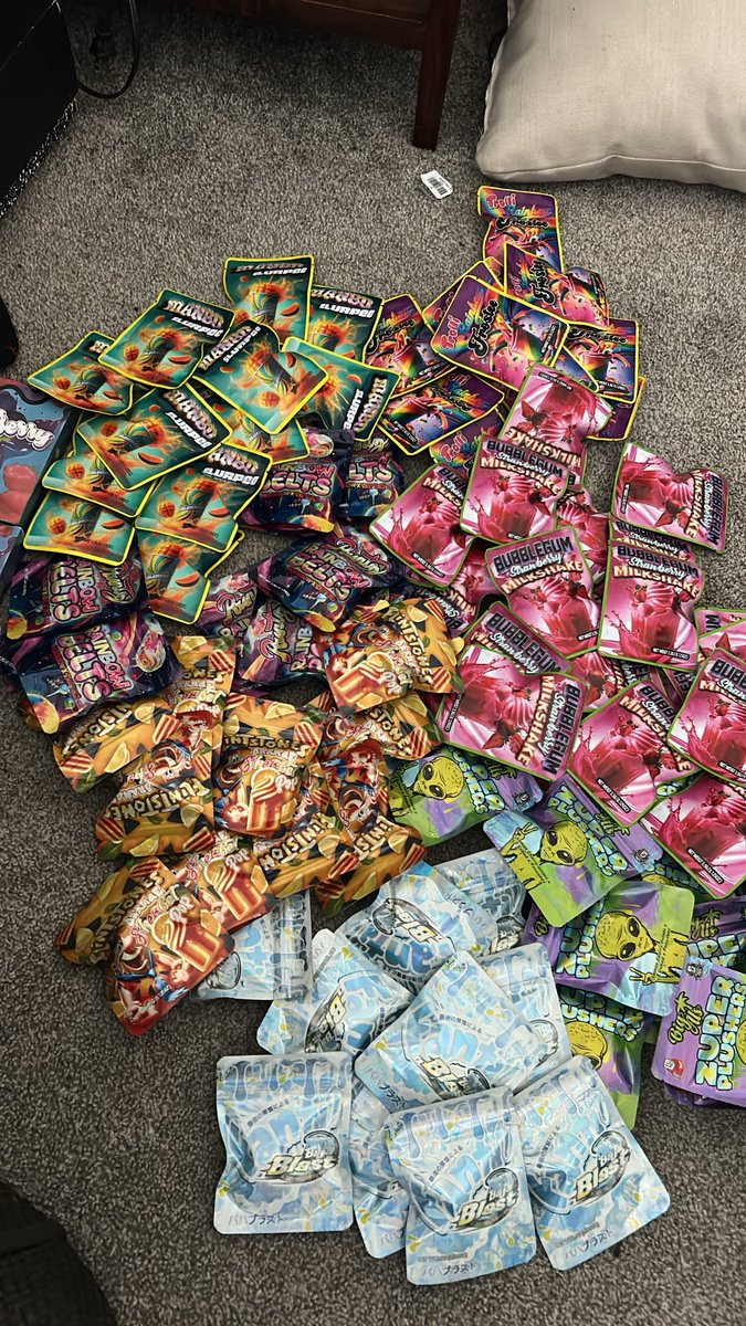 Junkyardsmells's tweet photo. Mobile in da city https://t.co/iQSJWqZPrP