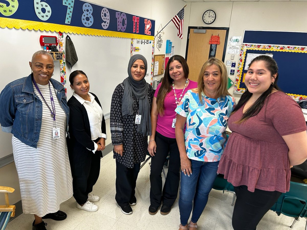 Davis prek team learned alot these past 2 days at District PD. We enjoyed making make and takes in the Conscious Discipline session. Thanks to all the presenters and <a href="/ChasityDBass/">Chasity Bass</a>, <a href="/GISDTLD/">Teaching & Learning Development</a>,  and <a href="/fwang_f/">Fang Wang</a>  #GISDPREK #DavisDragons