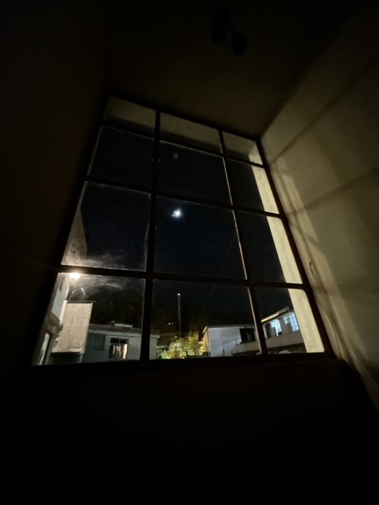 EstefyZabala's tweet photo. 🌑🌙 https://t.co/1dE9VMku37