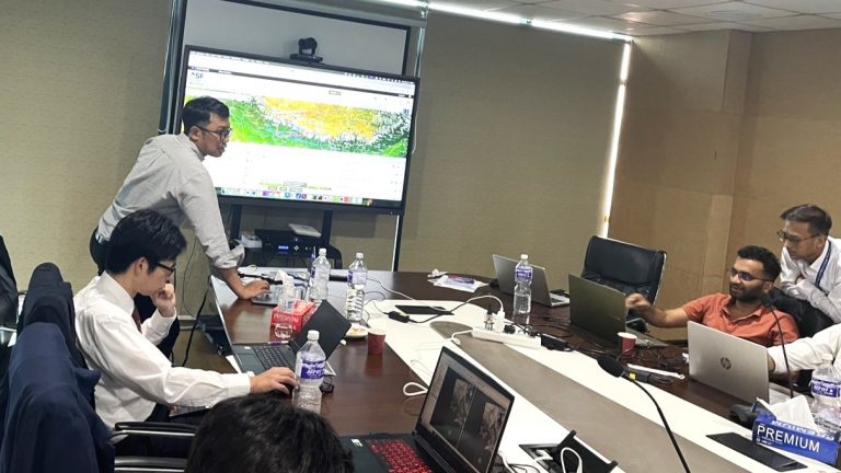 gicait's tweet image. 🇳🇵GIC organised training on &quot;Glacial Lake Outburst Flood (GLOF) Mapping using Earth Observation Satellite Data&quot; alongwith DHM in Kathmandu, Nepal on 29-31 July 2025 under the @asiasentinel Project. #Disastermapping #Sentinelasia #JAXA

🔗geoinfo.ait.ac.th/sa-nepal-2025/