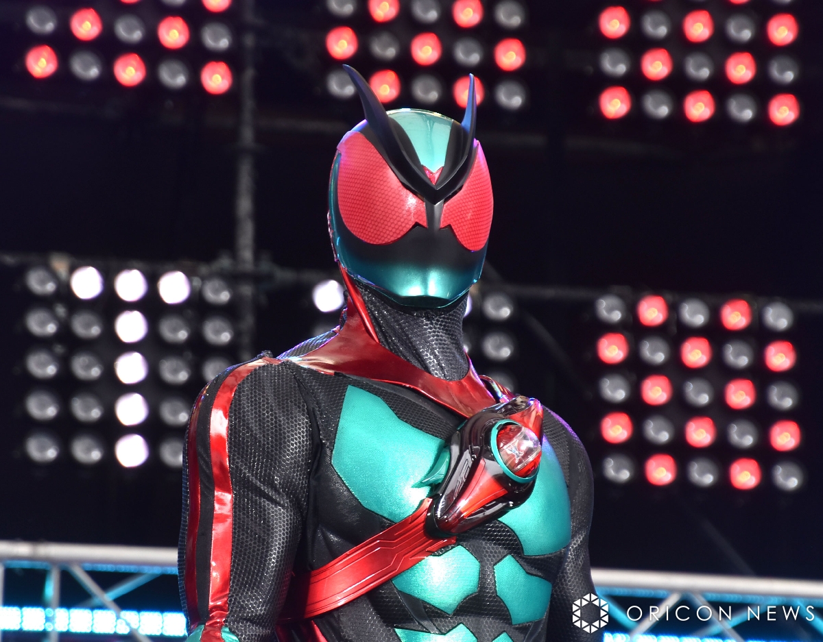 oricon's tweet photo. 『仮面ライダーゼッツ』キャスト解禁❗️
古川雄輝が謎の男・ノクス役
『ギーツ』ロポの小貫莉奈も
https://t.co/kwc0MqHDNK

万津莫役：今井竜太郎
ねむ役：堀口真帆
富士見鉄也役：三嶋健太
南雲なすか役：小貫莉奈
万津美浪役：八木美樹
ノクス役：古川雄輝

#仮面ライダーゼッツ @zeztz7toei https://t.co/EmeSwxIv9r