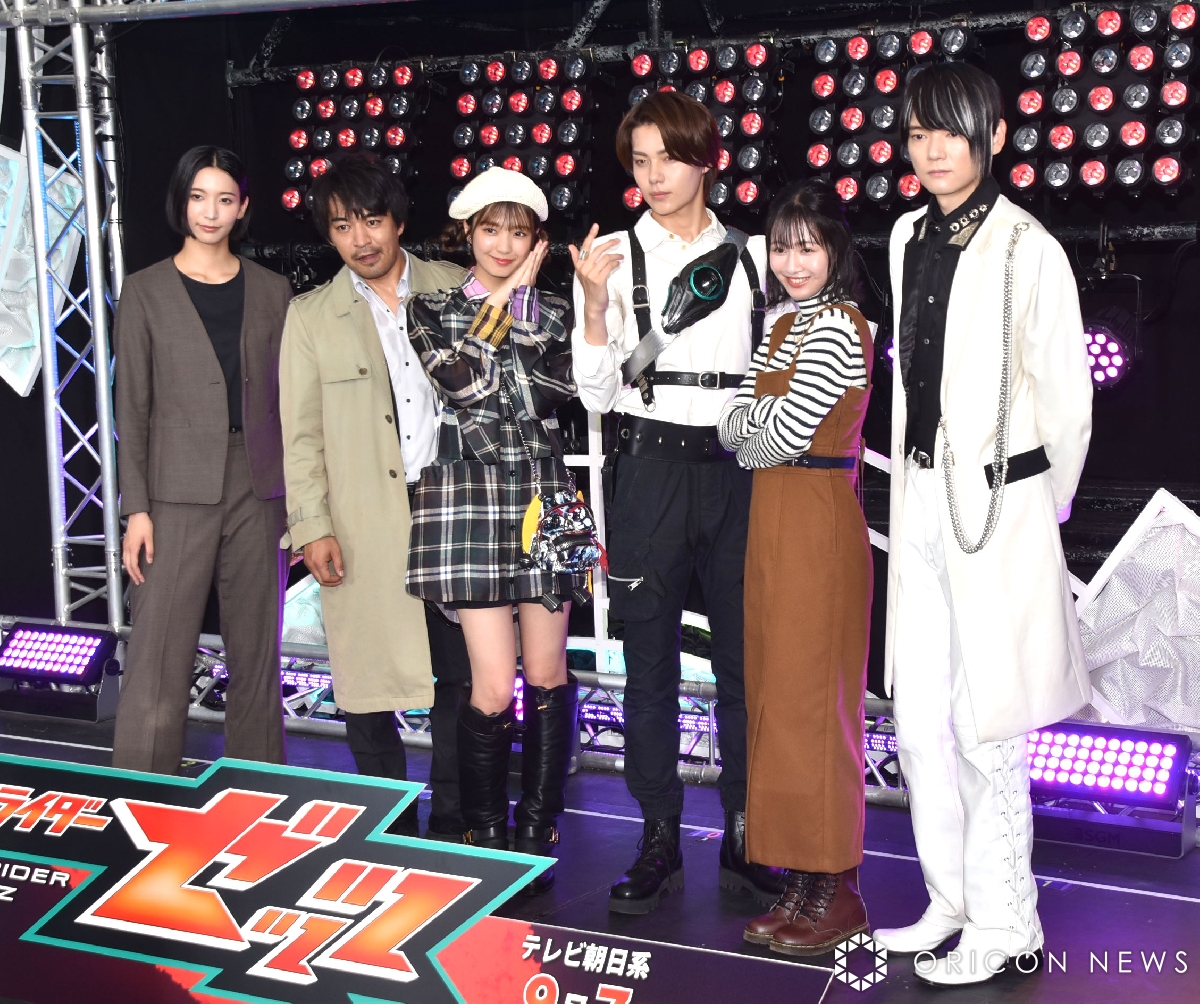 ORICON NEWS(オリコンニュース) (@oricon) on Twitter photo 『仮面ライダーゼッツ』キャスト解禁❗️
古川雄輝が謎の男・ノクス役
『ギーツ』ロポの小貫莉奈も
oricon.co.jp/news/2399720/?…
万津莫役:今井竜太郎
ねむ役:堀口真帆
富士見鉄也役:三嶋健太
南雲なすか役:小貫莉奈
万津美浪役:八木美樹
ノクス役:古川雄輝
#仮面ライダーゼッツ <a href="/zeztz7toei/">仮面ライダーゼッツ【東映公式】</a> 『仮面ライダーゼッツ』キャスト解禁❗️
古川雄輝が謎の男・ノクス役
『ギーツ』ロポの小貫莉奈も
oricon.co.jp/news/2399720/?…
万津莫役:今井竜太郎
ねむ役:堀口真帆
富士見鉄也役:三嶋健太
南雲なすか役:小貫莉奈
万津美浪役:八木美樹
ノクス役:古川雄輝
#仮面ライダーゼッツ <a href="/zeztz7toei/">仮面ライダーゼッツ【東映公式】</a>