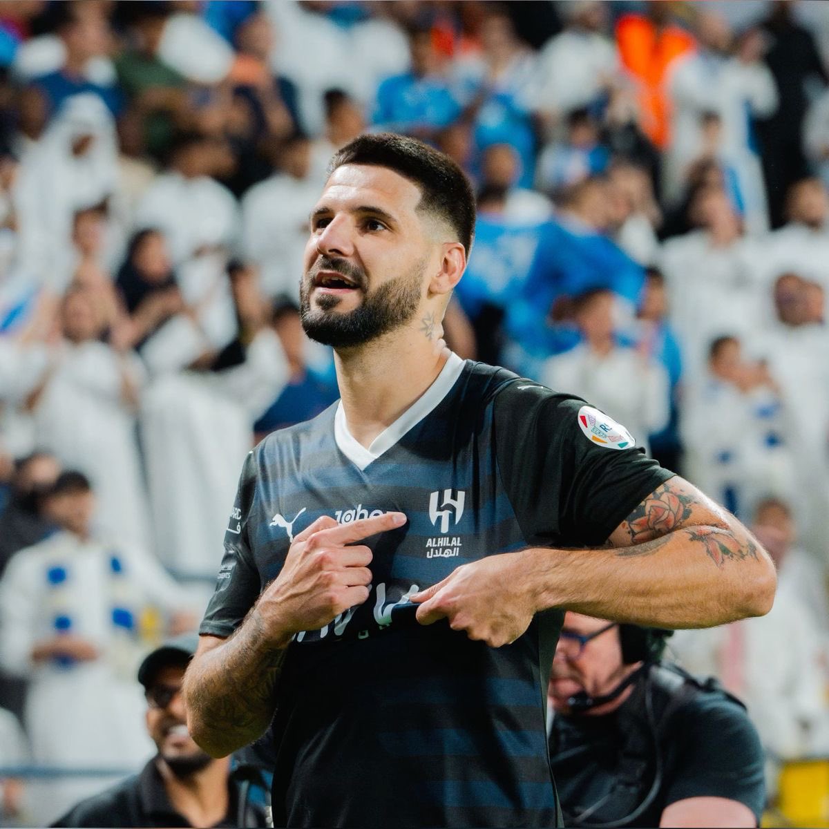 معقوله انتهت القصّه بهالسرعه ؟
معقوله انتهت الحكايه مع ميترو الهلال ؟

اقسم بالله حاولت اعدّيها وعجزت تعدي 😓💔💔💔