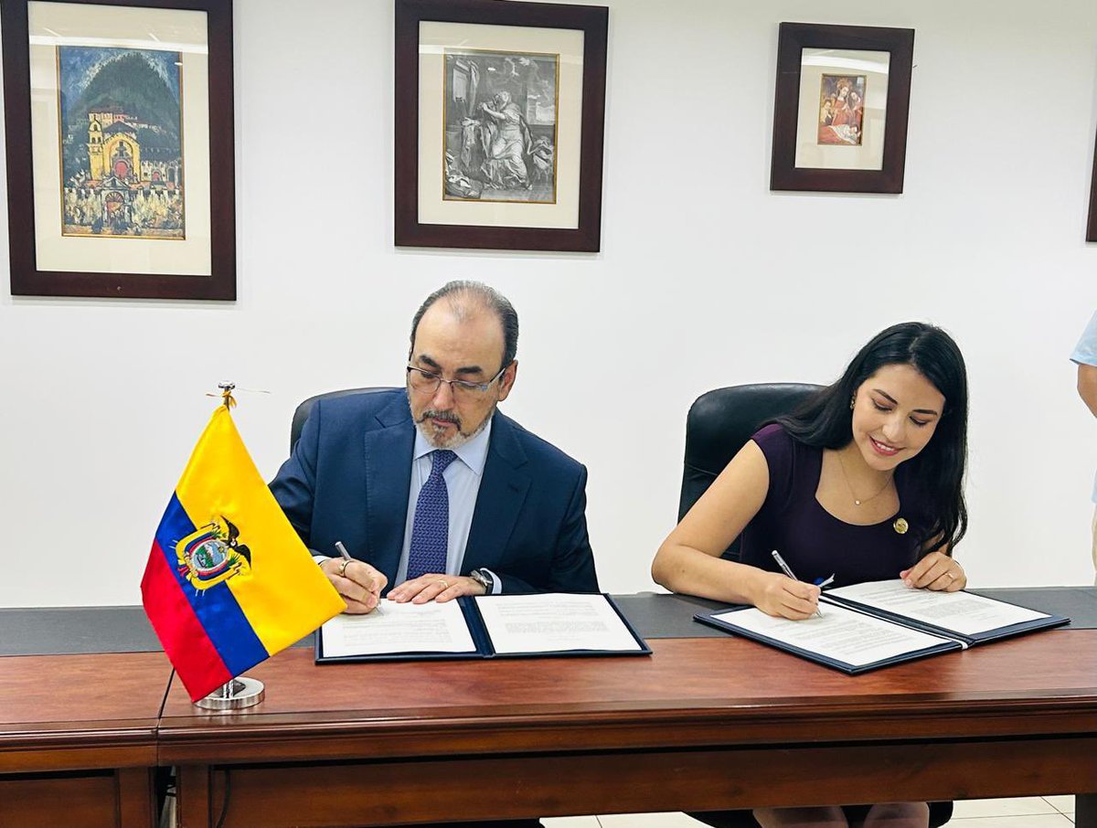 En su visita a Ecuador, nuestro presidente ejecutivo <a href="/sergiodigra/">Sergio DiazGranados</a> se reunió con el presidente <a href="/DanielNoboaOk/">Daniel Noboa Azin</a> para reafirmar nuestro compromiso con el desarrollo del país. Dialogamos sobre los proyectos en marcha y los nuevos en materias clave como empleo joven, energía, vivienda,