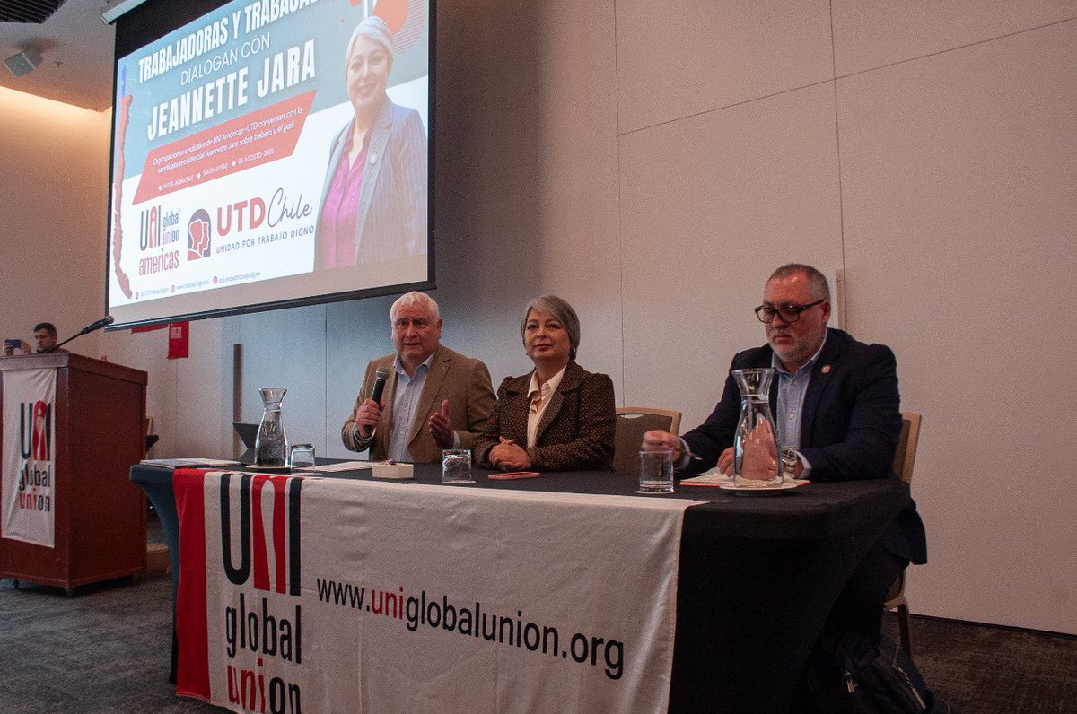 Jeannette Jara y la economía con rostro humano: "A las personas que están en sus casas no les van a bajar un peso los impuestos, lo que la derecha le está proponiendo al país es bajarle el impuesto al 3% de las empresas más ricas del país"

📸 © AgenciaUno/Victor Huenante