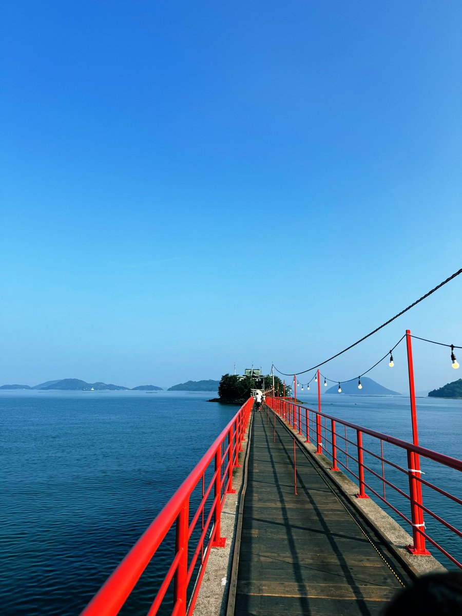 rmngs4's tweet photo. １年に一度だけしか渡れない橋を渡に行ってきました。海の神社。
#津嶋神社
#香川県
#三豊
#御朱印めぐり
#御朱印 
子供の神様⭐︎ https://t.co/mc8Xo0xBN8