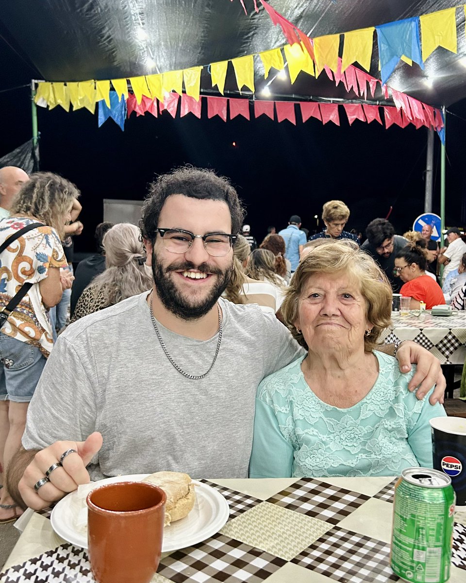 rubenjpvieira's tweet photo. A minha avó, Adília Nogueira, faz hoje 89 anos 🪻
Uma das mulheres que me criou e me permitiu estudar e chegar a lugares com que sempre sonhei. Não sei quantos mais anos teremos juntos, mas espero que sejam felizes 🩵
#Família #Avós #Aniversário #89Anos #Argoncilhe https://t.co/wB822s4MnK