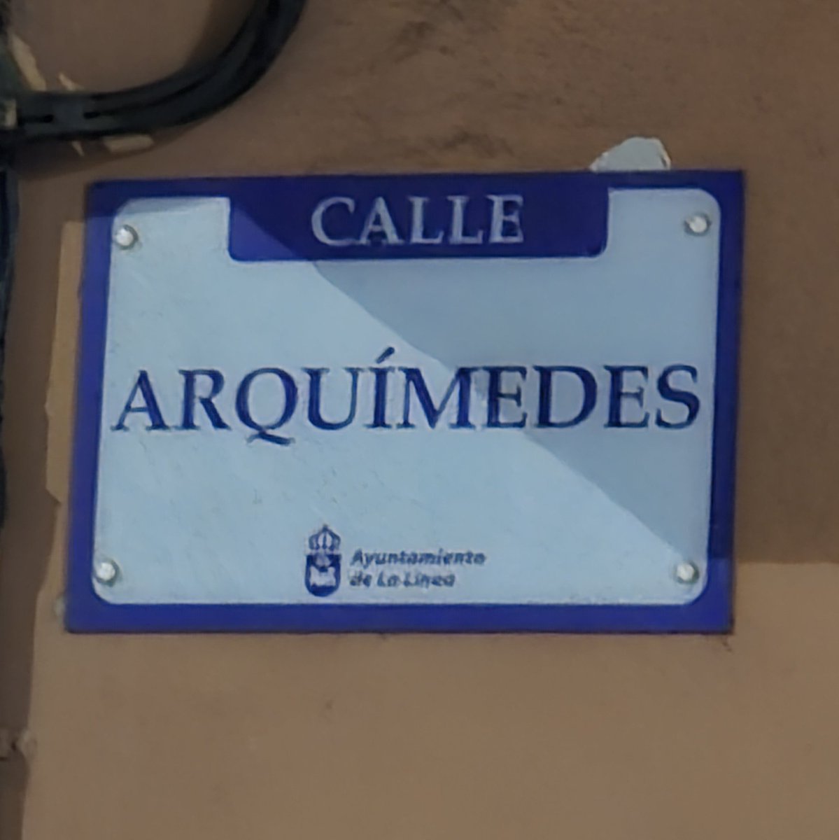 Está bien que Arquímedes tenga una calle, pero ¿para cuándo una a Presto 8?
