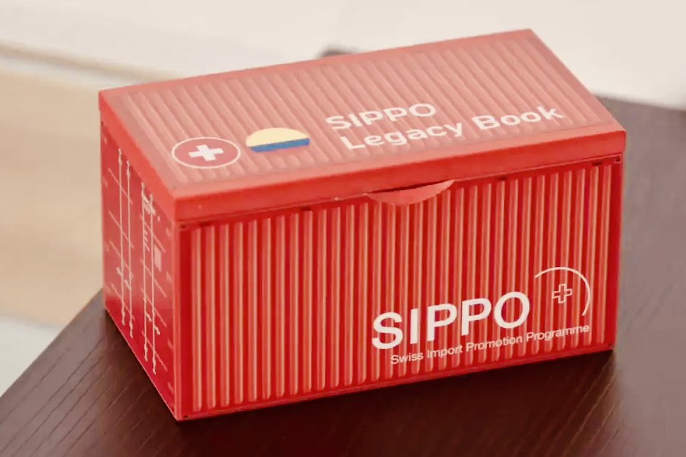 📦✨ Seguimos con nuestro #SIPPOLegacyTour visitando al ecosistema exportador de 🇨🇴y entregando nuestro legado!

Hoy el turno fue para <a href="/Bancoldex/">Bancóldex</a> y su presidente José A. Garzón, quienes recibieron nuestro #SIPPOLegacyContainer: 8 años de conocimiento, herramientas y metodologías