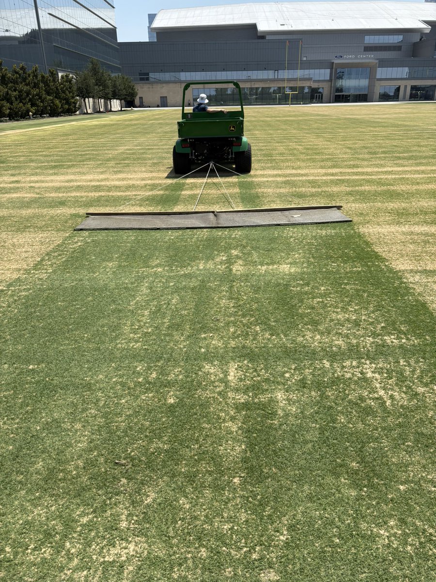 reedag04's tweet photo. Team comes back from training camp in Oxnard the end of next week. Getting field back home dialed in and ready for their return. 35 tons of sand yesterday and aerated it in today. Love the tine attachment we can put on aerator to get closer spacing. https://t.co/pFXHWJ6yVK