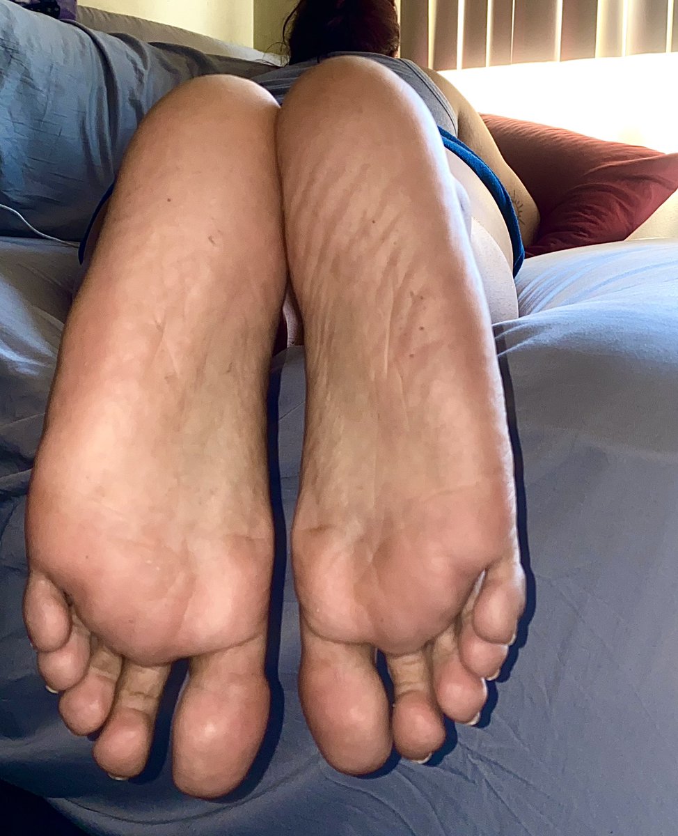 Tell me what you think about this 🫣🖤
#footfetısh #soles #footjob #feet #solejob #size10 #feetbooty #footworshipers #footworshiper #feetworshi̇p #feetِ #feetbuyers #FeetVisuals