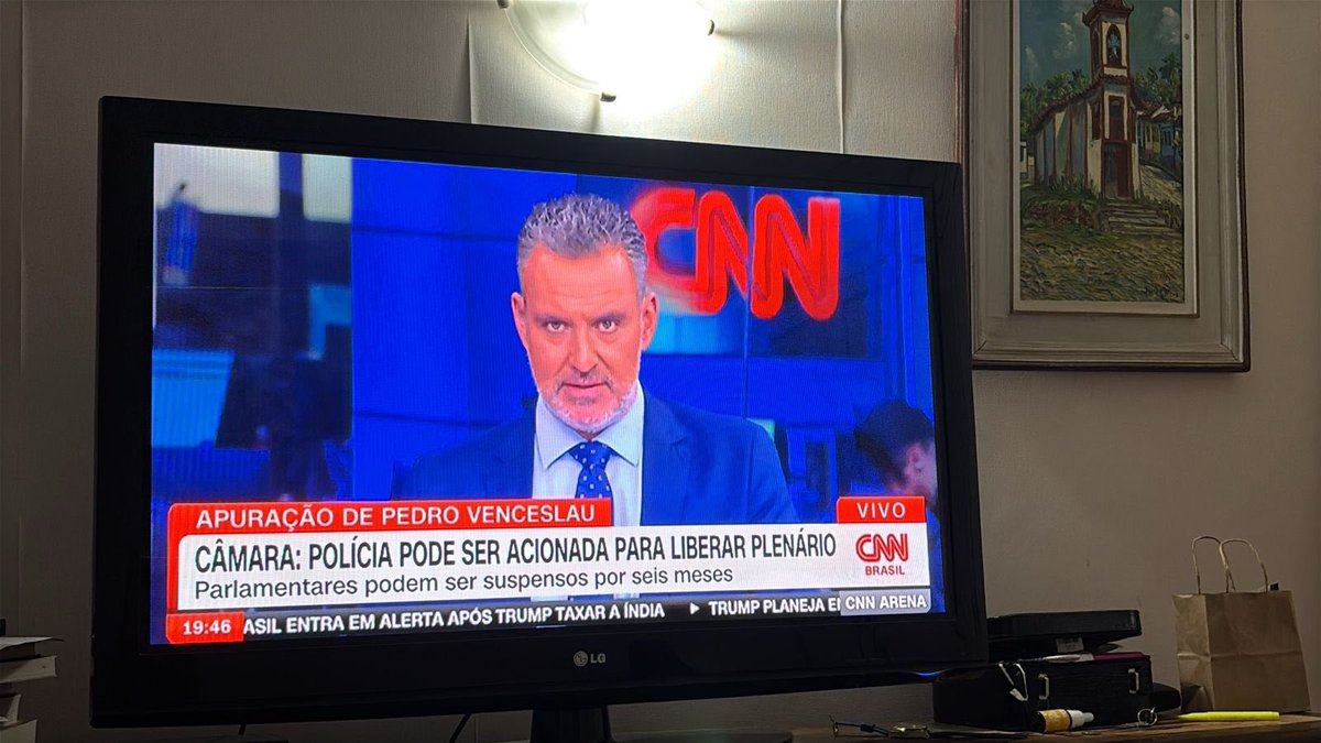 Hugo Mota prefere prender deputados do que PAUTAR a anistia, que nome se dá para uma atitude dessa?