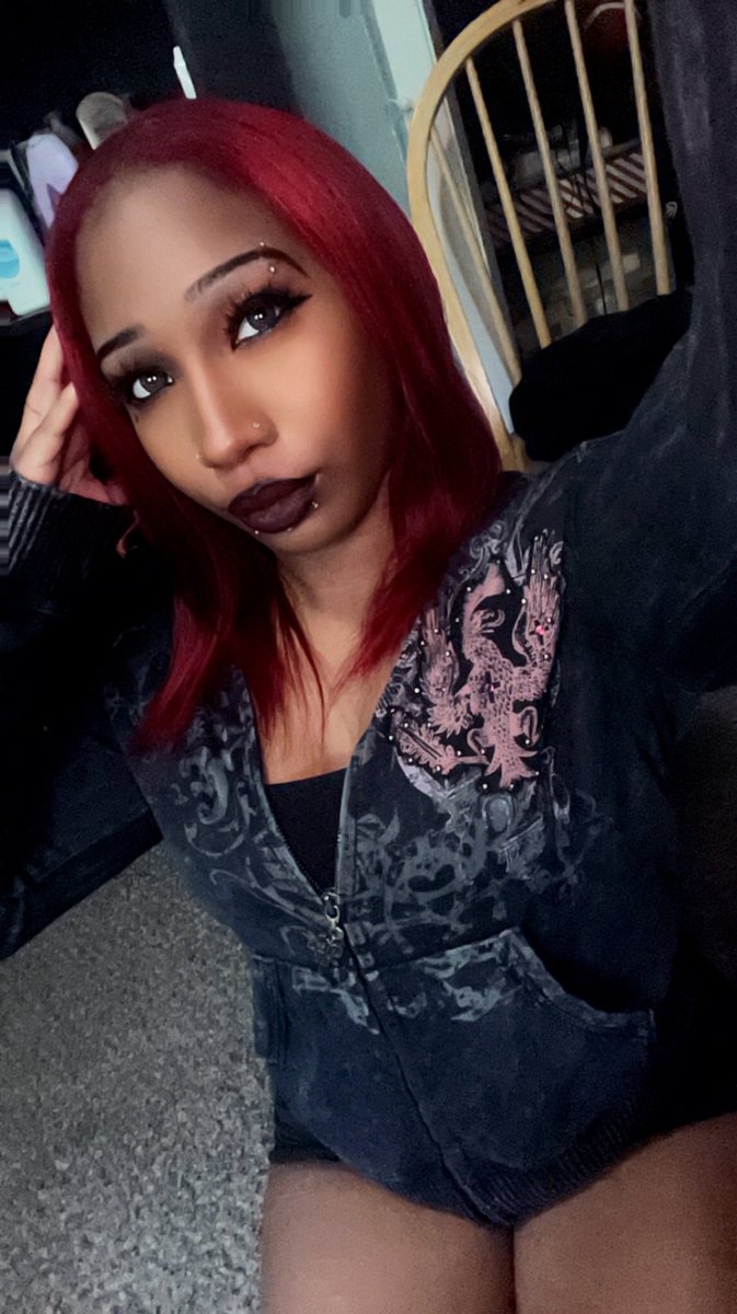 gothicita's tweet photo. leave u on ur knees begging for more :3 https://t.co/rznjneK85r