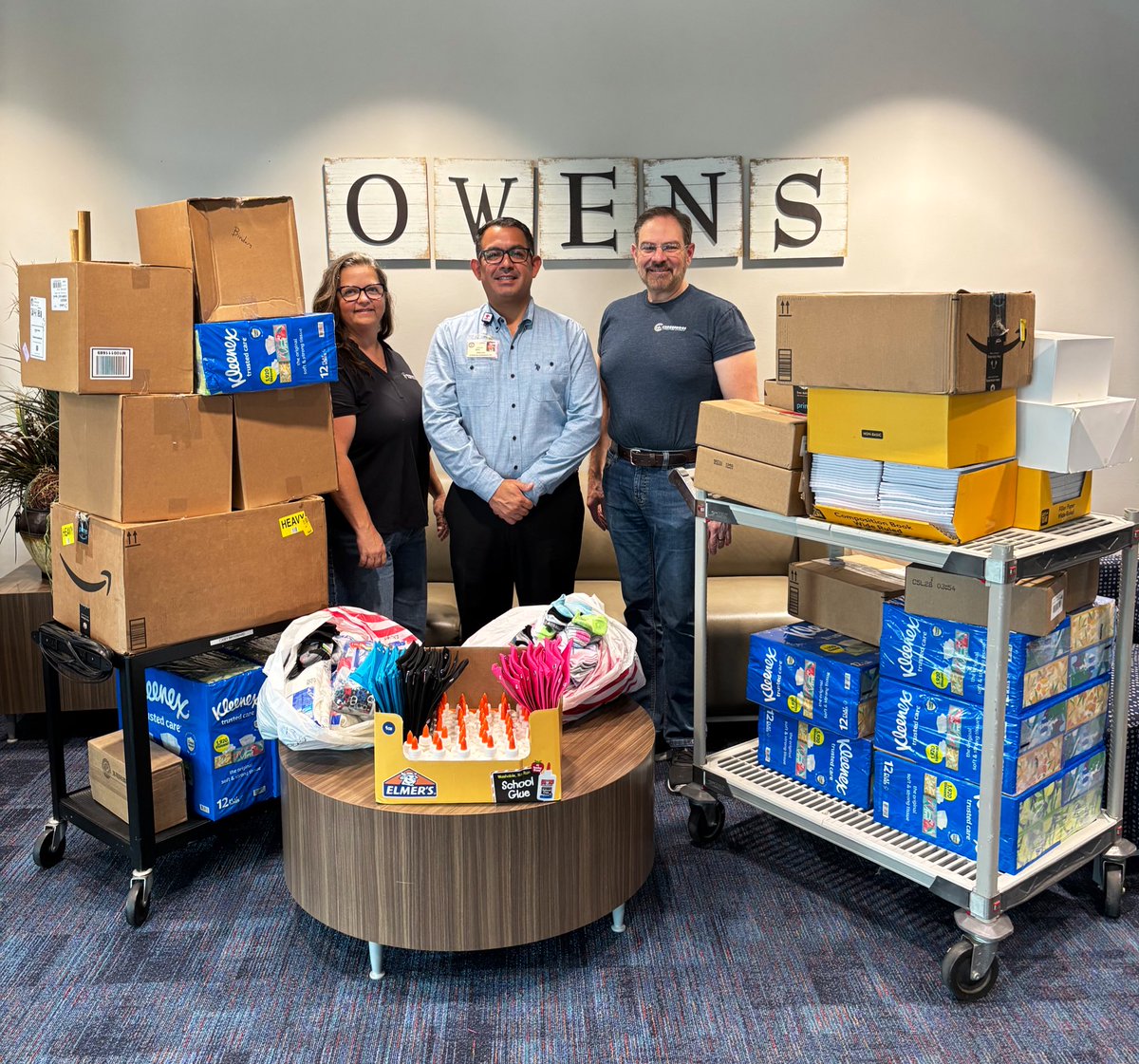 ♥️🐰 We’re thankful for our community partners and friends from Crossbridge Church for their continued support. Thank you for the school supplies donation! #WeAreOwens #OwensPRIDE #CFISDSpirit 
<a href="/CyFairISD/">Cypress-Fairbanks ISD</a>