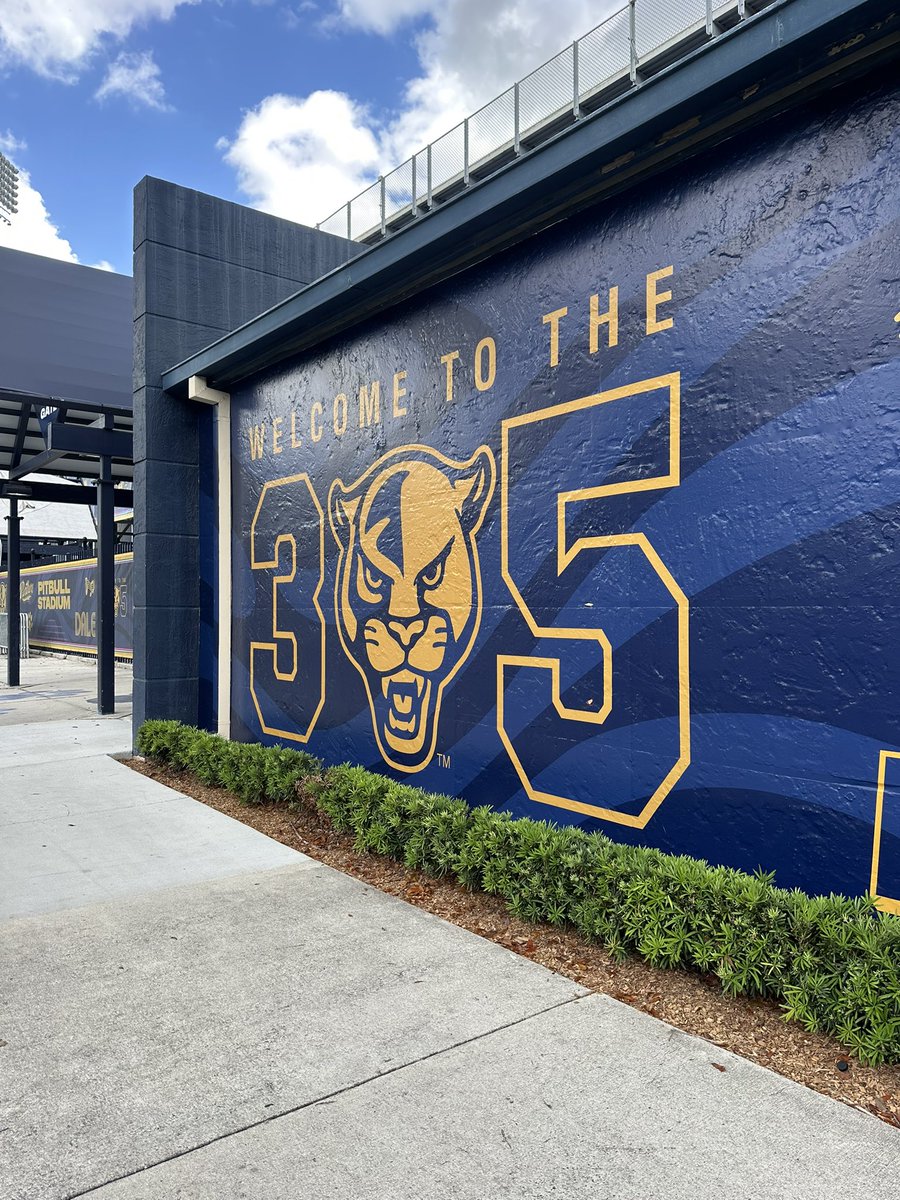 Kara Fedea (@kara_fedea_2027) on Twitter photo Thank you <a href="/FIUSoftball/">FIU Softball</a> for another great camp down in Miami! Also a special thank you <a href="/CoachBee9/">Mike Larabee</a> for a great follow up conversation after! #PAWSUP🐾 Thank you <a href="/FIUSoftball/">FIU Softball</a> for another great camp down in Miami! Also a special thank you <a href="/CoachBee9/">Mike Larabee</a> for a great follow up conversation after! #PAWSUP🐾