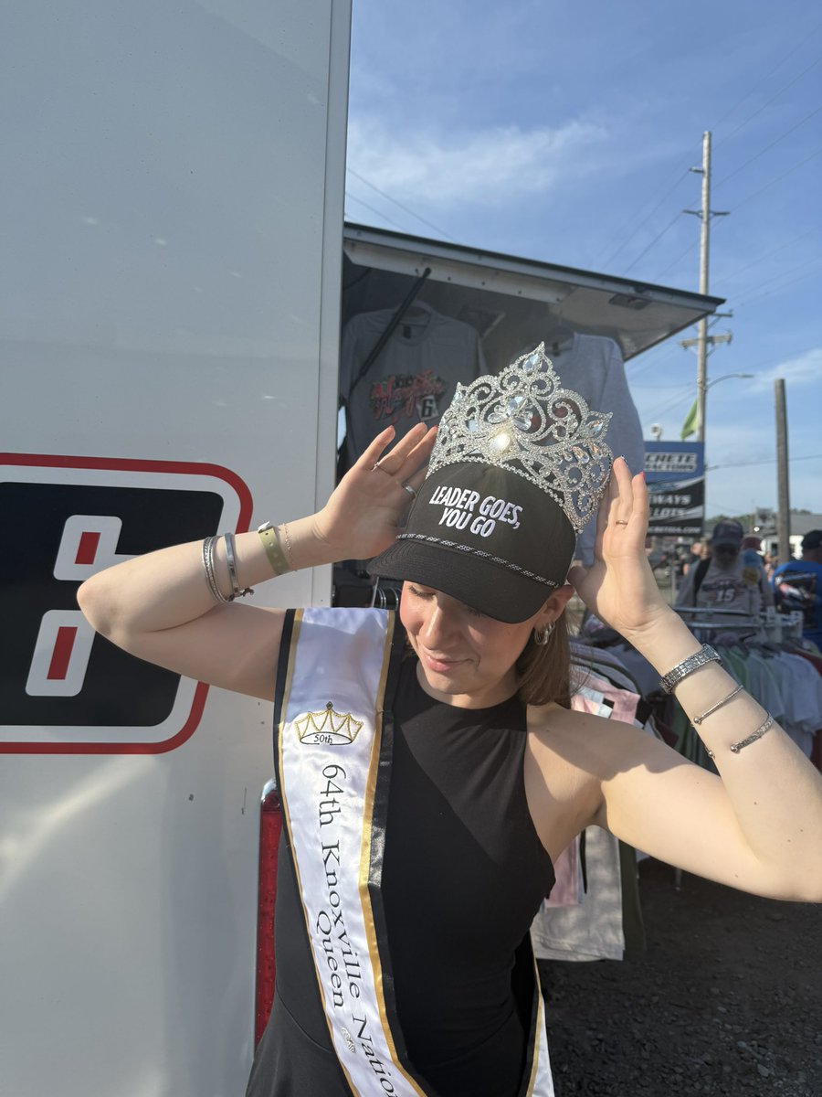Zach_Hampton35's tweet photo. Queen approved @knoxvilleraces https://t.co/k1oe8pyzHM