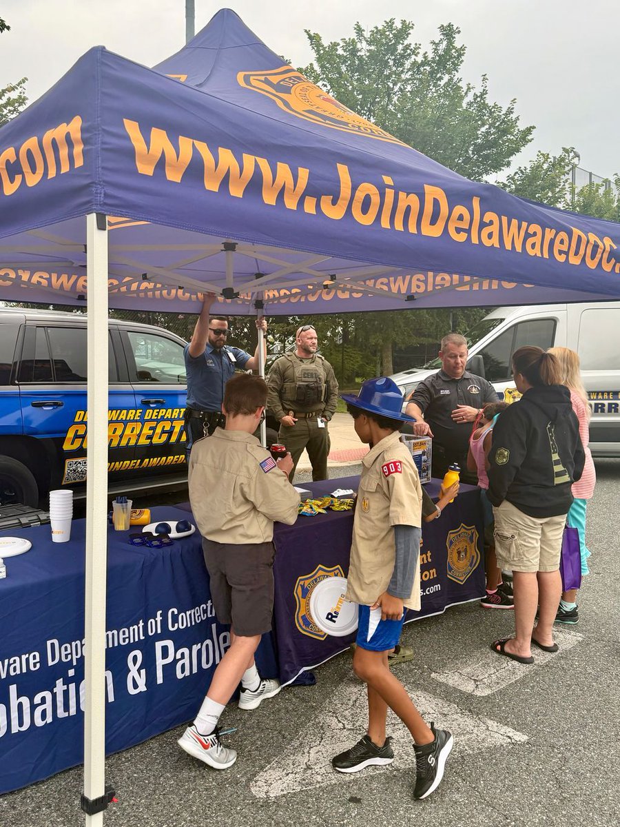 DECorrection's tweet image. The Delaware Department of Correction had a great time last night at the Dover Police Department’s National Night Out!

Thank you DPD for inviting us to participate again this year — it was a wonderful night of connection and community!
👮🤝🌟 #DelawareDOC #NationalNightOut