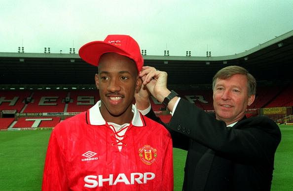 80s90sfootball's tweet photo. #OnThisDay in 1992

Dion Dublin signed for Manchester United from Cambridge United for £1m

Dublin unfortunately broke his leg a month later, prompting Sir Alex to sign Eric Cantona as a replacement https://t.co/P0amv1AFgJ