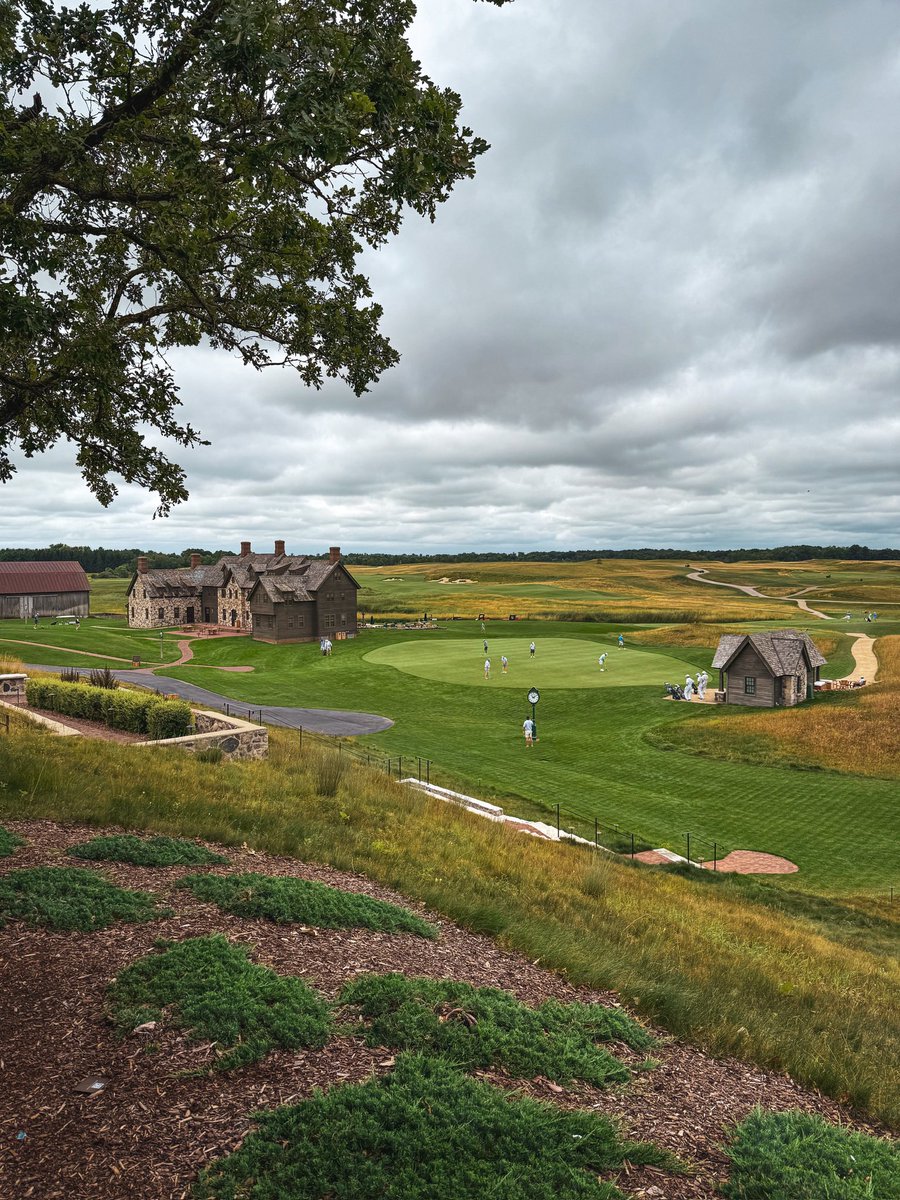 Just a bunch of Gamecocks at Erin Hills. Getting our swings in before kickoff.