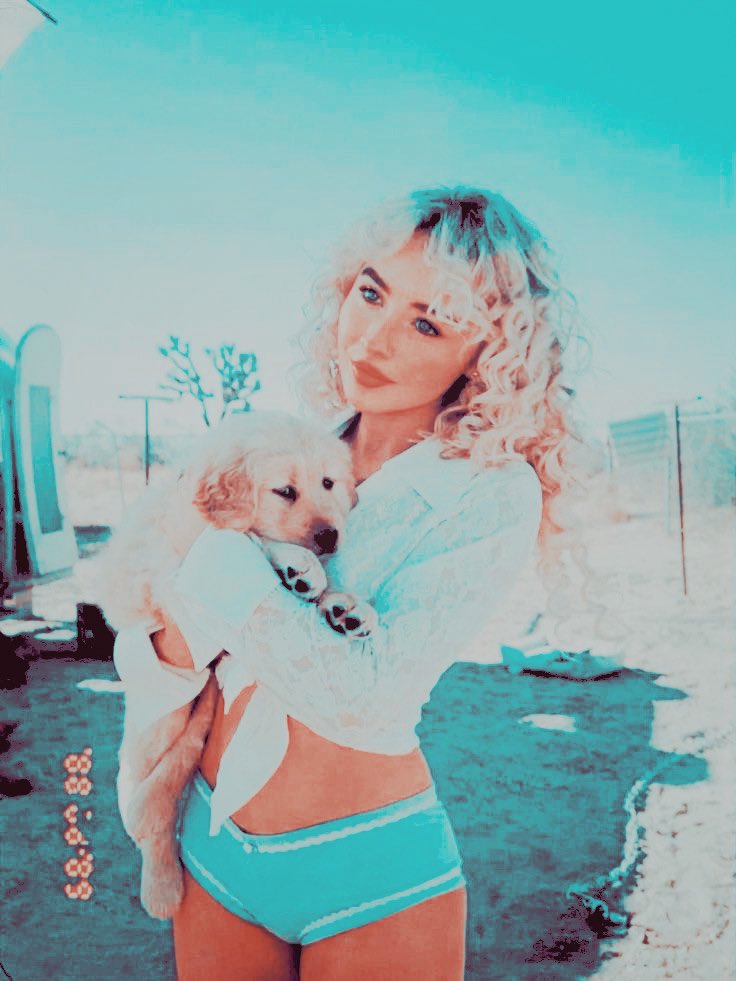 ᅠᅠ

             𝙜𝙪𝙚𝙨𝙨 𝙬𝙝𝙤’𝙨 𝙗𝙖𝙘𝙠! 💋

ᅠᅠ