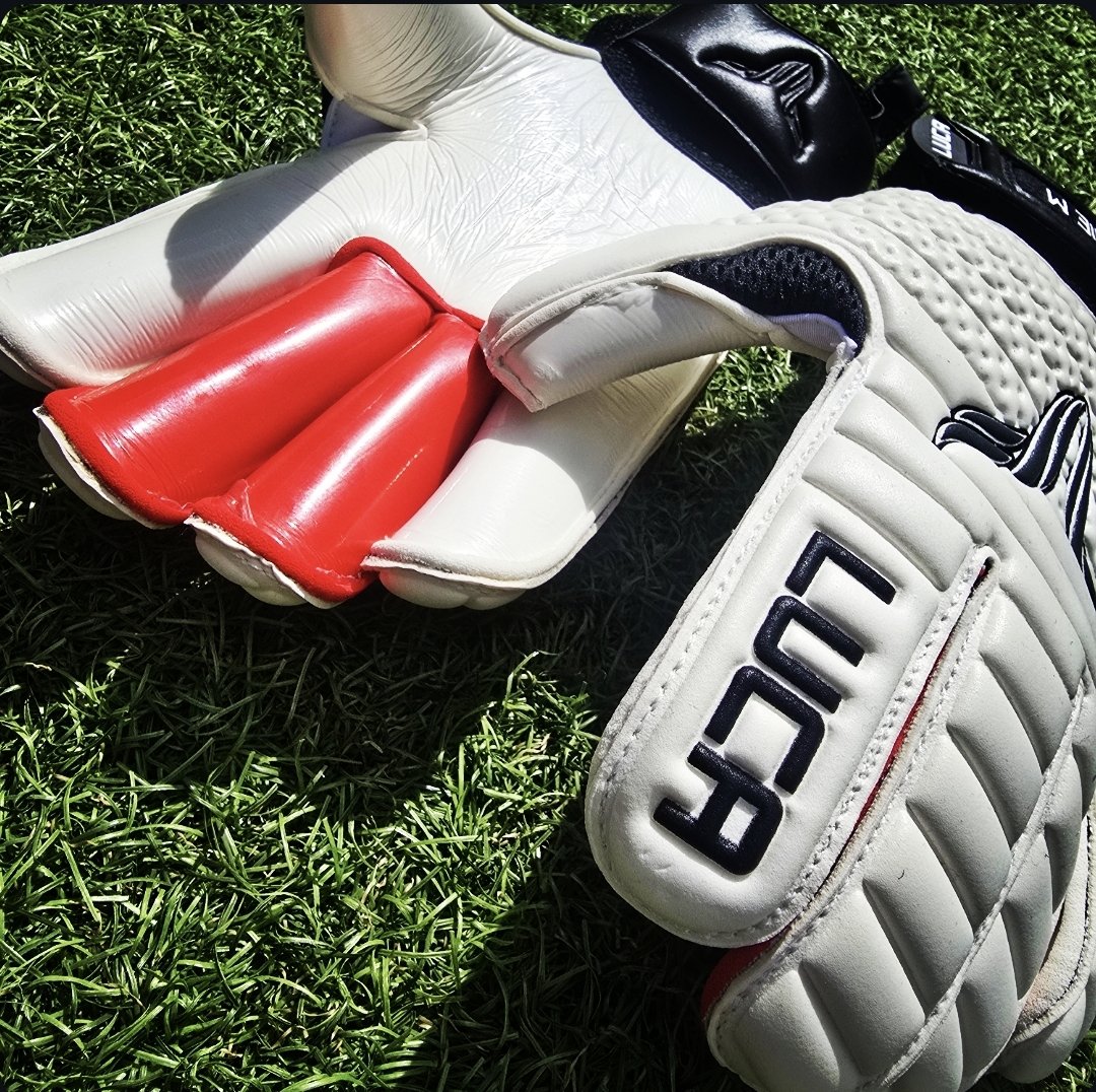 Wow.....

What a response with our multi-buy offers!

lucagoalkeeping.co.uk/bundles
