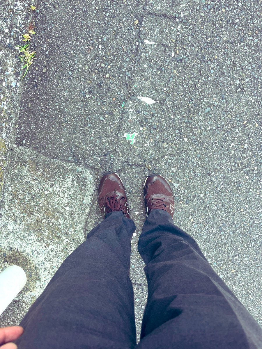 YZF_Uber's tweet photo. 寝ぼけていたのか
はたまた、疲れていたのか

スニーカーを履いてたことに会社まで気づかなかった https://t.co/X8B3CCM0tN