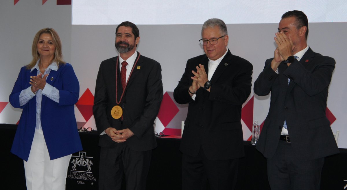CCE Puebla (@ccepuebla) on Twitter photo Como aliado estratégico de la <a href="/IberoPuebla/">IBERO Puebla</a> damos la bienvenida a #AlejandroGuevaraSangines como nuevo rector de esta casa de estudios, por el periodo 2025 - 2030 deseándole el mayor de los éxitos.
En su Plan de trabajo destacó la #Innovacion educativa, la proyección Como aliado estratégico de la <a href="/IberoPuebla/">IBERO Puebla</a> damos la bienvenida a #AlejandroGuevaraSangines como nuevo rector de esta casa de estudios, por el periodo 2025 - 2030 deseándole el mayor de los éxitos.
En su Plan de trabajo destacó la #Innovacion educativa, la proyección