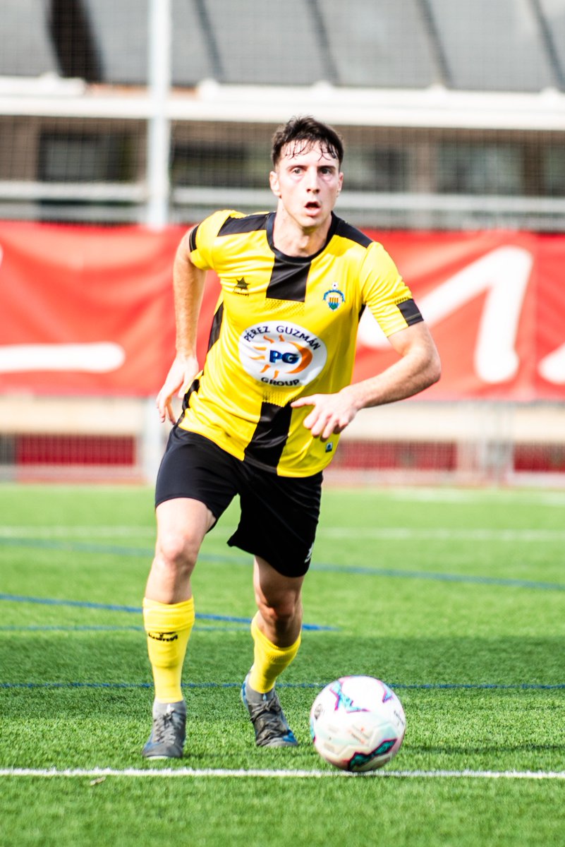 thistorics's tweet photo. 💛🖤 Gràcies per ser un any més al Torneig, @montanyesa1927!

🏆 Fent gran l'#Històrics25!

👐 Molta sort aquesta propera temporada a la #TerceraRFEF!

#SomHistòrics https://t.co/3PLMBIUlDq
