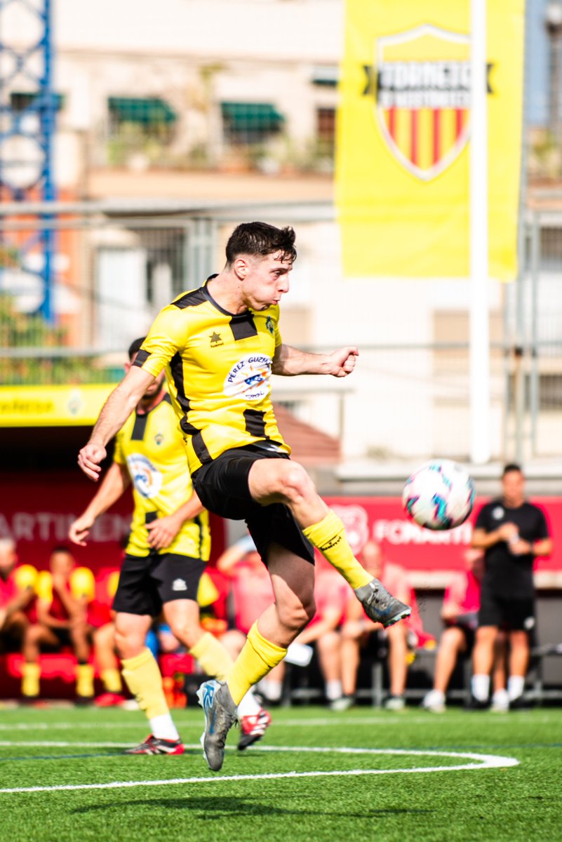 thistorics's tweet photo. 💛🖤 Gràcies per ser un any més al Torneig, @montanyesa1927!

🏆 Fent gran l'#Històrics25!

👐 Molta sort aquesta propera temporada a la #TerceraRFEF!

#SomHistòrics https://t.co/3PLMBIUlDq