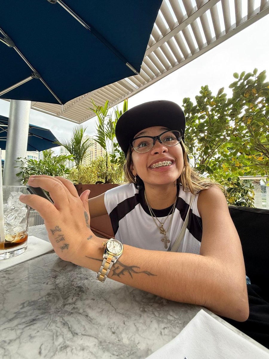 le pido a dios todo los dia que la cuide muchísimo☹️💕💕 como brillan sus ojos la amo tanto