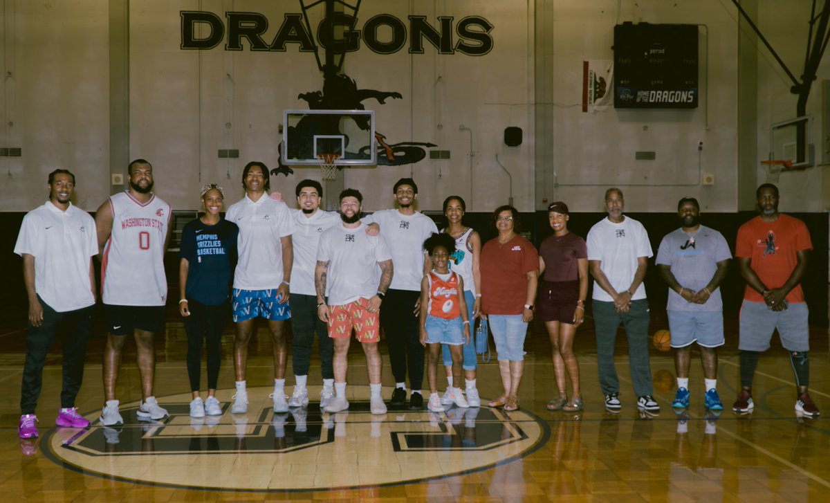 So blessed to be able to meet and work with these kids that want to get better. SANTA ROSA and SACRAMENTO both brought the energy and made it 2 good days of learning and enjoying basketball.
#sleepnation 

🎥: <a href="/robertshotthis/">Robert</a>