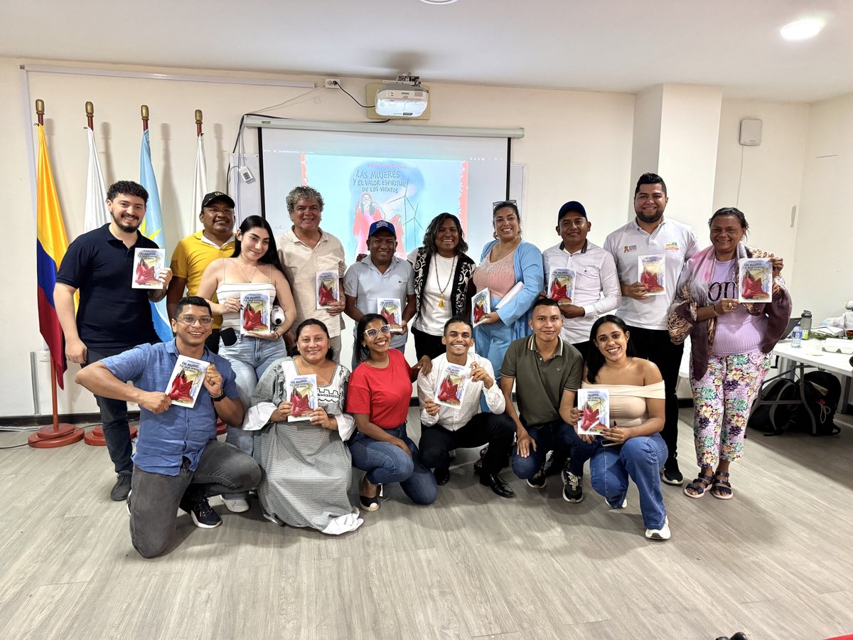 <a href="/CREER_ihrb/">CREER | Derechos Humanos & Empresa</a> <a href="/TransformaGlob/">Transforma 🌎</a> <a href="/ANDI_Colombia/">ANDI</a> <a href="/minasenergiandi/">VP de Minería, Hidrocarburos y Energía ANDI</a> <a href="/LuisGBaquero/">Luis Guillermo Baquero</a> <a href="/BETTYPERIODISTA/">BETTY  MARTINEZ</a> <a href="/EITIorg/">EITI International</a> 4️⃣Tuvimos la participación de <a href="/FACOSTAC/">Fa Acosta</a> de <a href="/EvasyAdanes/">Evas & Adanes</a>, quien nos habló sobre comunicación y narrativas con enfoque de género en la Transición Energética Justa en #LaGuajira, además de compartirnos su nuevo libro 'Las mujeres y el valor espiritual de los vientos' 👏🏻🧵