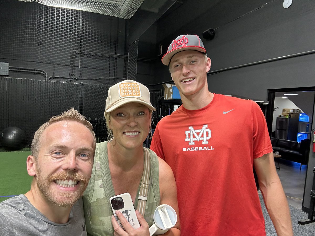 OwenShannon2026's tweet image. Great time training with @108_Performance!  Thanks Eugene Bleecker and @22BigWillyStyle for the knowledge.