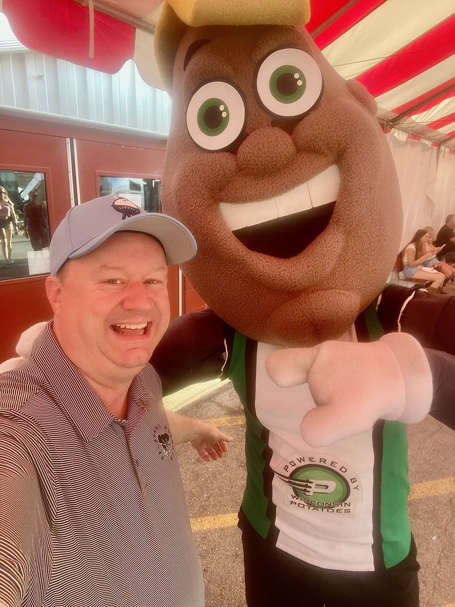 MikeThrondsen's tweet image. Life isn’t always fair… except when you’re at the #wistatefair! 😁