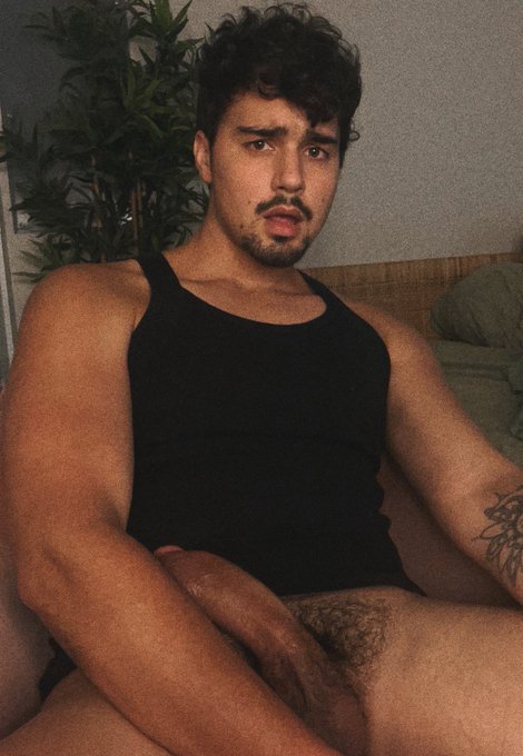 Watch mitchy's leaked NSFW photo on TwXstars