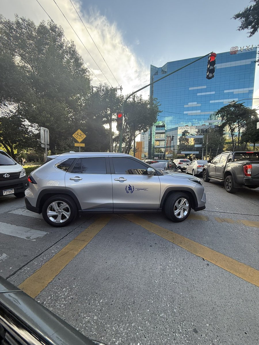 cuicui7's tweet image. Belleza en la reforma dando el ejemplo @GuatemalaGob @amilcarmontejo @PMTMuniGuate @QuiqueGodoy @RQuinonezL