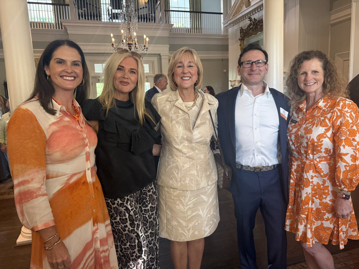 DondePlowman's tweet image. Had a wonderful evening in Nashville with incredible @tennalum and supporters. Love to see the energy, connection, and shared passion for @UTKnoxville. Grateful and inspired by our Volunteer community as we continue to reach the next level as a university!

#GBO #GoVols 🍊