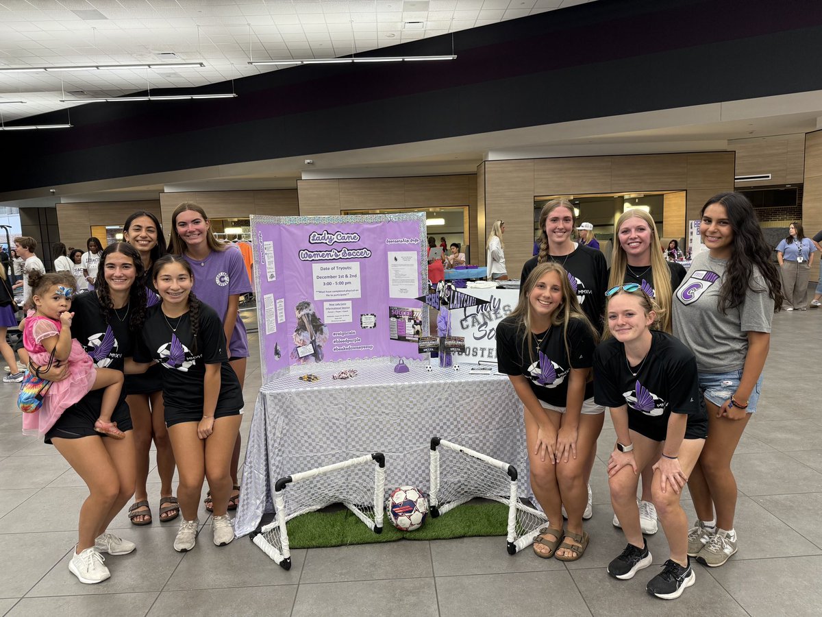 KCainLadySoccer's tweet photo. Freshmen Orientation!
#beaksdowneyesup
#fillthewagon
@KleinCain https://t.co/GIpYKCQspv