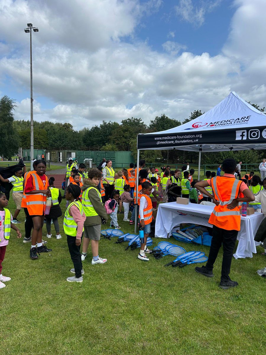 NaanHc's tweet photo. Week 2 Day 3 a trip on the bus to @lakesidecafe_bhc for Manchester Play Day with the kids participating in #archery #tennis #athlectics #climbing #cycling #growabeanstalk etc! Thanks to @mcractive @mcractiveha @educationgovuk @manchestercitycouncil for this initiative. @MCRparks_ https://t.co/LEH9Up79Rh