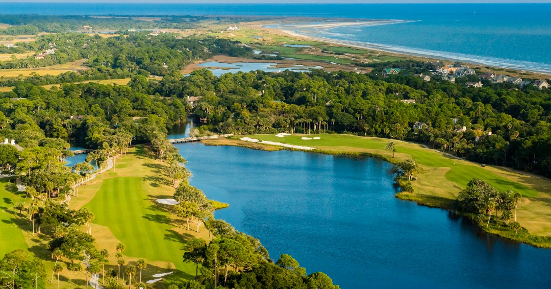 kiawahresort's tweet image. Tucked behind the Atlantic shoreline, three Osprey Point holes run the length of Canvasback Pond. Can you name the two pictured here? ⛳