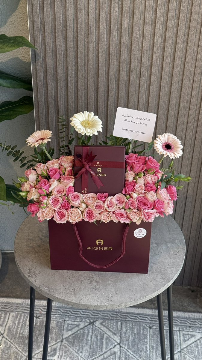 ha_b312's tweet photo. دائماً مهتمين بأدق التفاصيل🛍️👌

لـ طلب تواصل واتساب(رابط بالبايو)
0552716580
نوفر لكم ماتريدون وننسق لكم هداياكم🤍✅

#flowers #هدايا_نسائيه #هدايارجالية #هدايا_تخرج #ورود #انستقرام #explore #تنسيق_هدايا #بوكيهات #فازات_ورد #اقلام #سلاسل #dior #shanel #cartier #ساعات #تيشيرت https://t.co/qqFTgbXovR