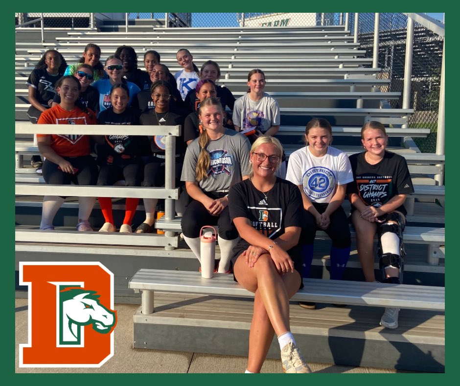 Mother Nature strikes again and ruined plans for a field practice. However… the girls and parents got an opportunity to have a meet and greet with our new assistant coach Jules Johnson! 🥳
We will try again tomorrow at 7:00. 
#2026SeasonLoading #Broncosoftball