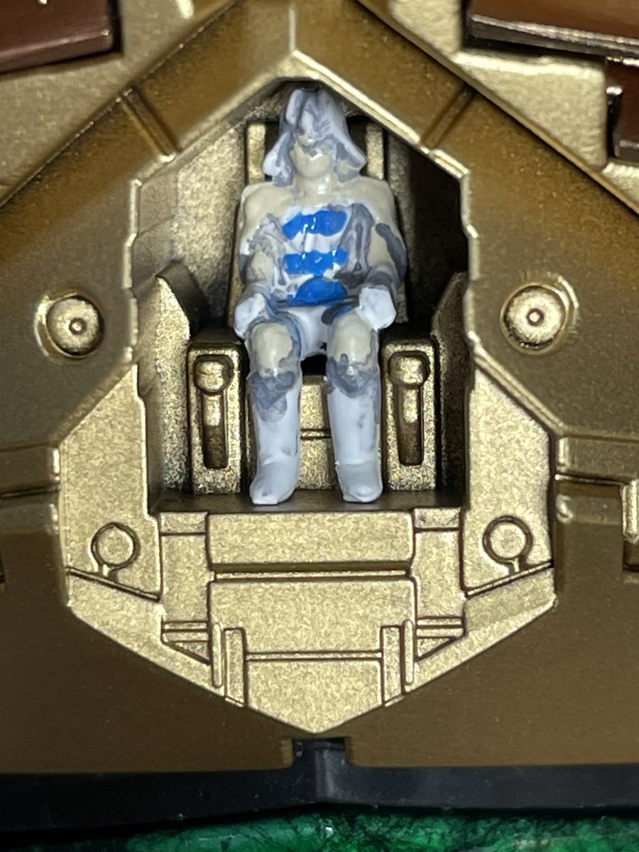 過去コンペの作品が帰ってきたので記念撮影。スイカっぽいズゴック ダサい水着の人を添えて。
コンペ受け悪かったのは、コクピットハッチを開けてなかったから…かも？
＃ガンプラ #ほしきたべーす