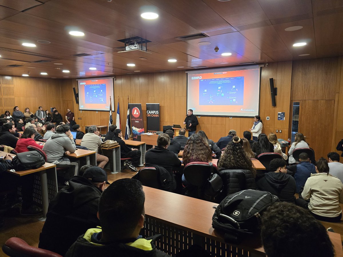 rodoac89's tweet photo. Participando en el evento Emprendimiento con Web3 en la @USanSebastian campus Bellavista @campusonchain @avax presentando las ventajas de la blockchain y los nft
.
.
#emprendimiento #emprendimientodigital #web3 #blockchain #nft #bitcoin https://t.co/goozZLURVW