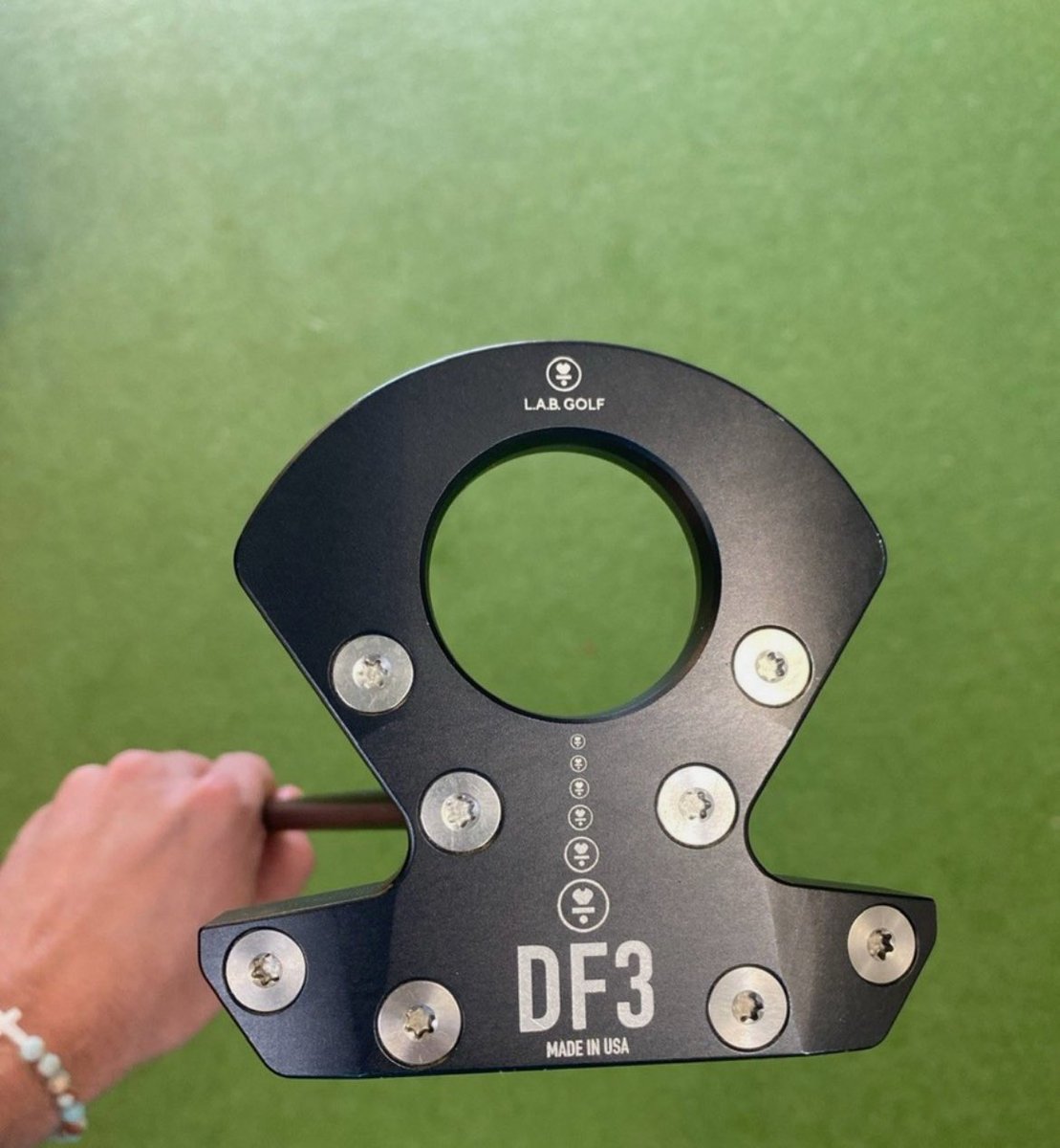 greenway_golf's tweet image. L.A.B. Golf DF3 36” Mallet Putter LA Golf P Series Graphite LAB Golf + HC
$450 shipped 
#labputter #golfclubs #golftwitter #GolfBuyAndSell