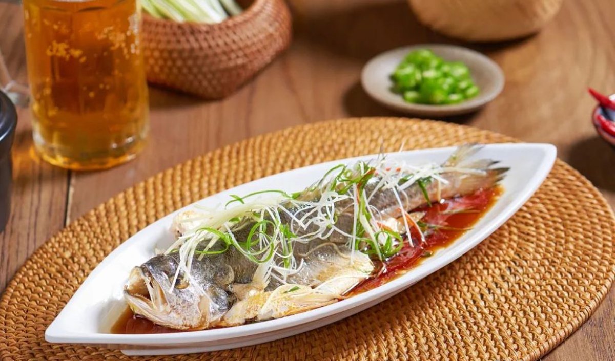 오늘은 가을의 시작을 알리는 첫 번째 절기, 입추입니다. 중국 민간에서는 입추 날 ‘첩추표(贴秋膘)’, ‘간추과(啃秋瓜)’, ‘식추도(食秋桃)’라는 풍습이 전해집니다. 여름철 더위로 입맛을 잃었던 사람들도 시원한 가을바람이 불어오면 소고기, 양고기, 생선 등 푸짐한 음식이 먹고 싶어지는데, 이것을