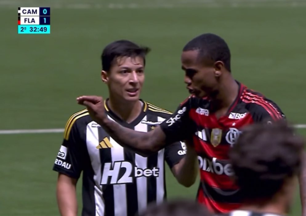 Pesgrau's tweet photo. O Wallace Yan é um deboche kkkkkkkkkk https://t.co/x4GGdM2646