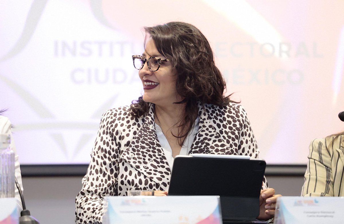 Las Consejeras Electorales del #IECM, <a href="/ErikaStradaRuiz/">Erika Estrada</a> y <a href="/MaimelGuerra/">Melisa Guerra (ella)</a>, abordaron los avances y desafíos para una representación real de las mujeres en la democracia, en el foro “Participación política de las mujeres en México: ¿liderazgo y representación efectiva?”en la <a href="/UNAM_MX/">UNAM</a>